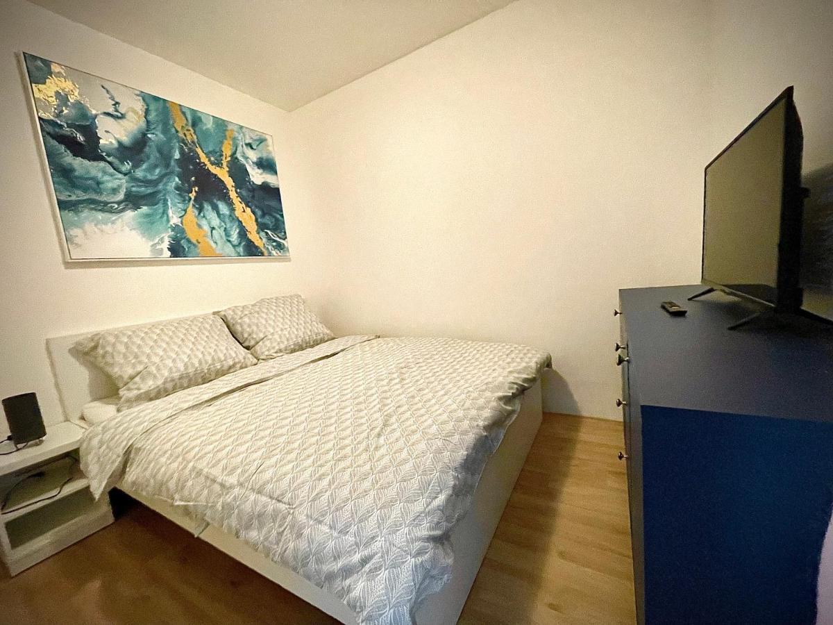 New-Built City Center Apt W. Tatra Mountains Views Liptovsky Mikulas Exterior photo