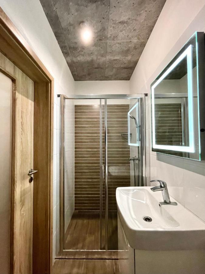 New-Built City Center Apt W. Tatra Mountains Views Liptovsky Mikulas Exterior photo
