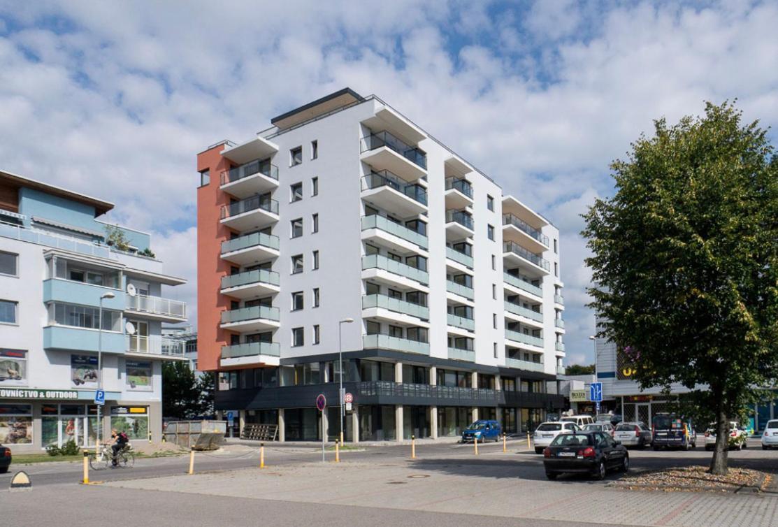 New-Built City Center Apt W. Tatra Mountains Views Liptovsky Mikulas Exterior photo